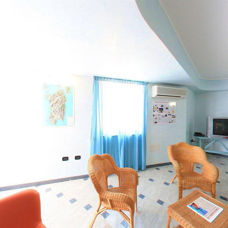 Hotel Le Palme Сант'Анна-Аррезі Екстер'єр фото