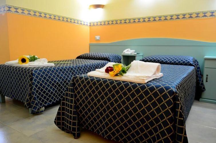 Hotel Le Palme Сант'Анна-Аррезі Екстер'єр фото