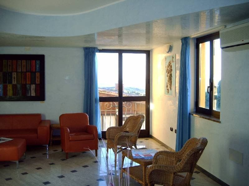 Hotel Le Palme Сант'Анна-Аррезі Екстер'єр фото